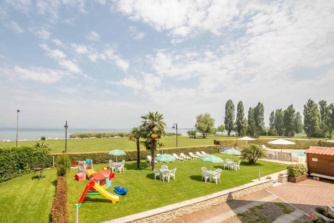 Appartamenti Residence Tulipano Sirmione Exterior foto